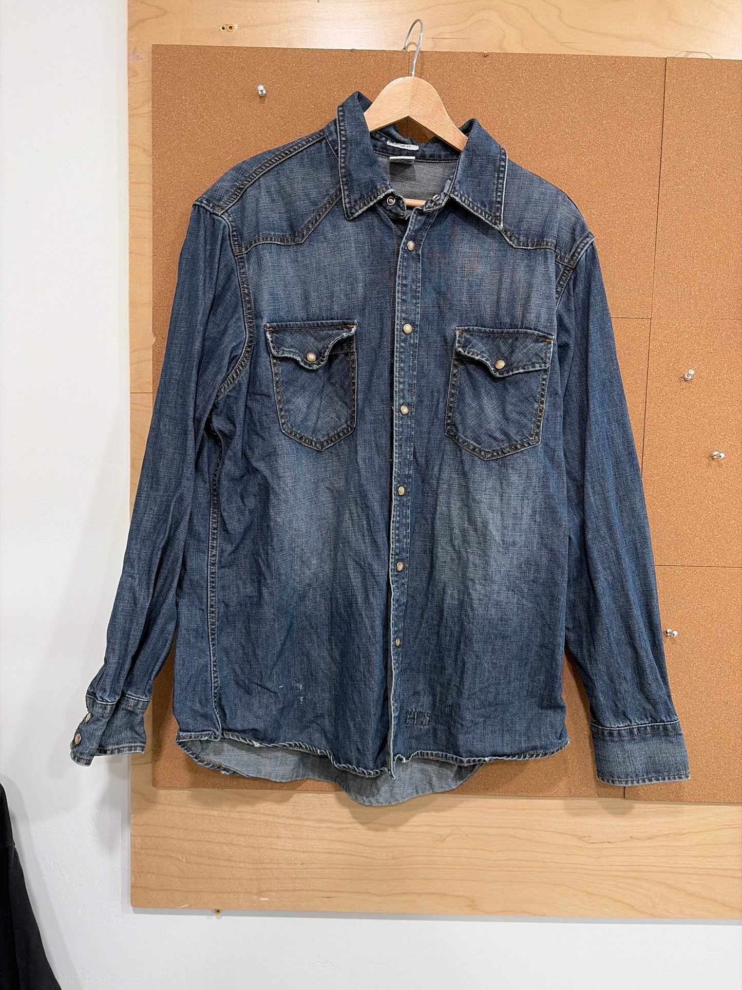 Old navy Pearl snap