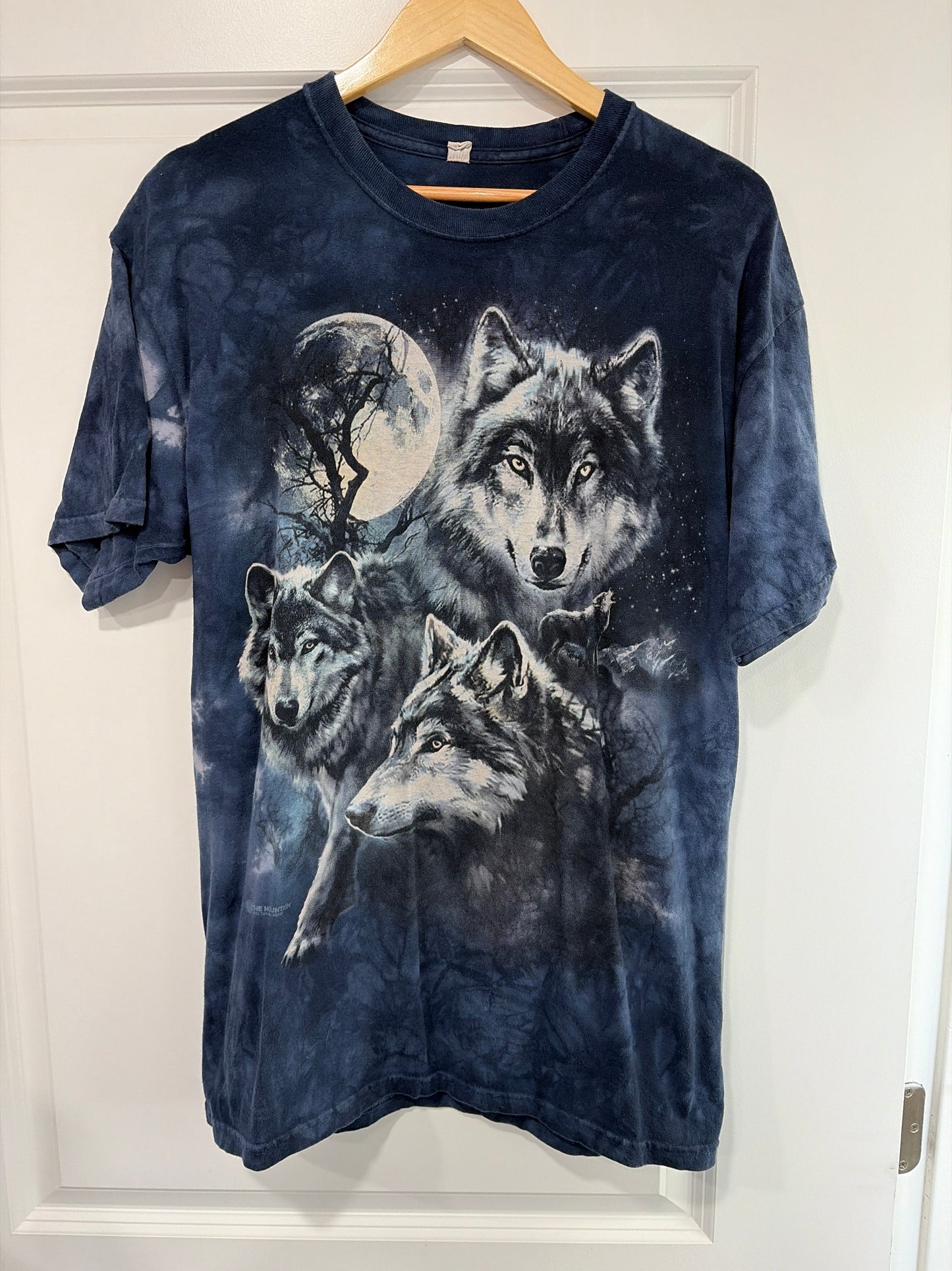 Wolf Tee